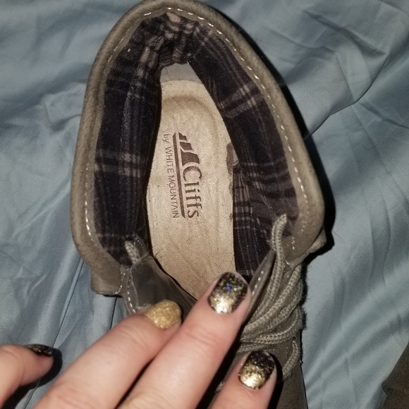 Boots - Picture 7 of 7